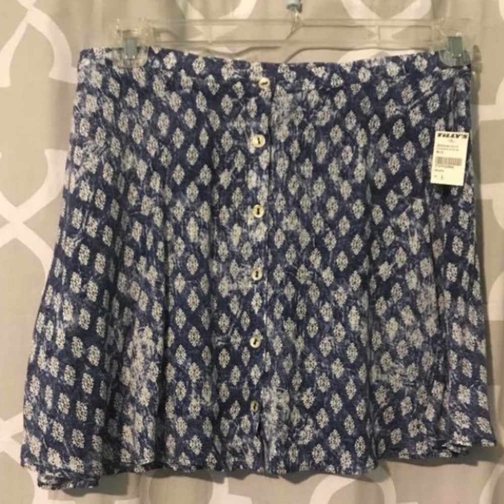 Tillys button up blue patterned skirt